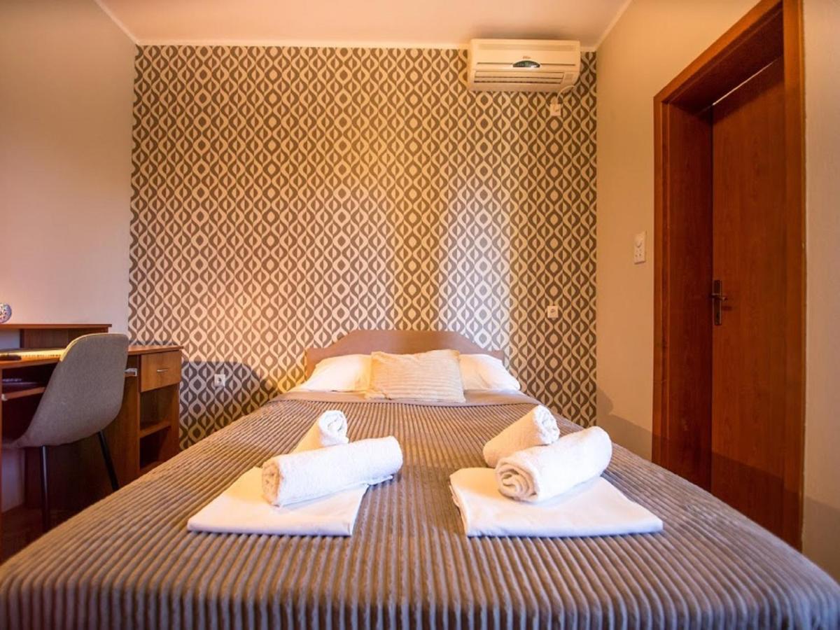 Pansion Nobel Petrovac Exterior foto